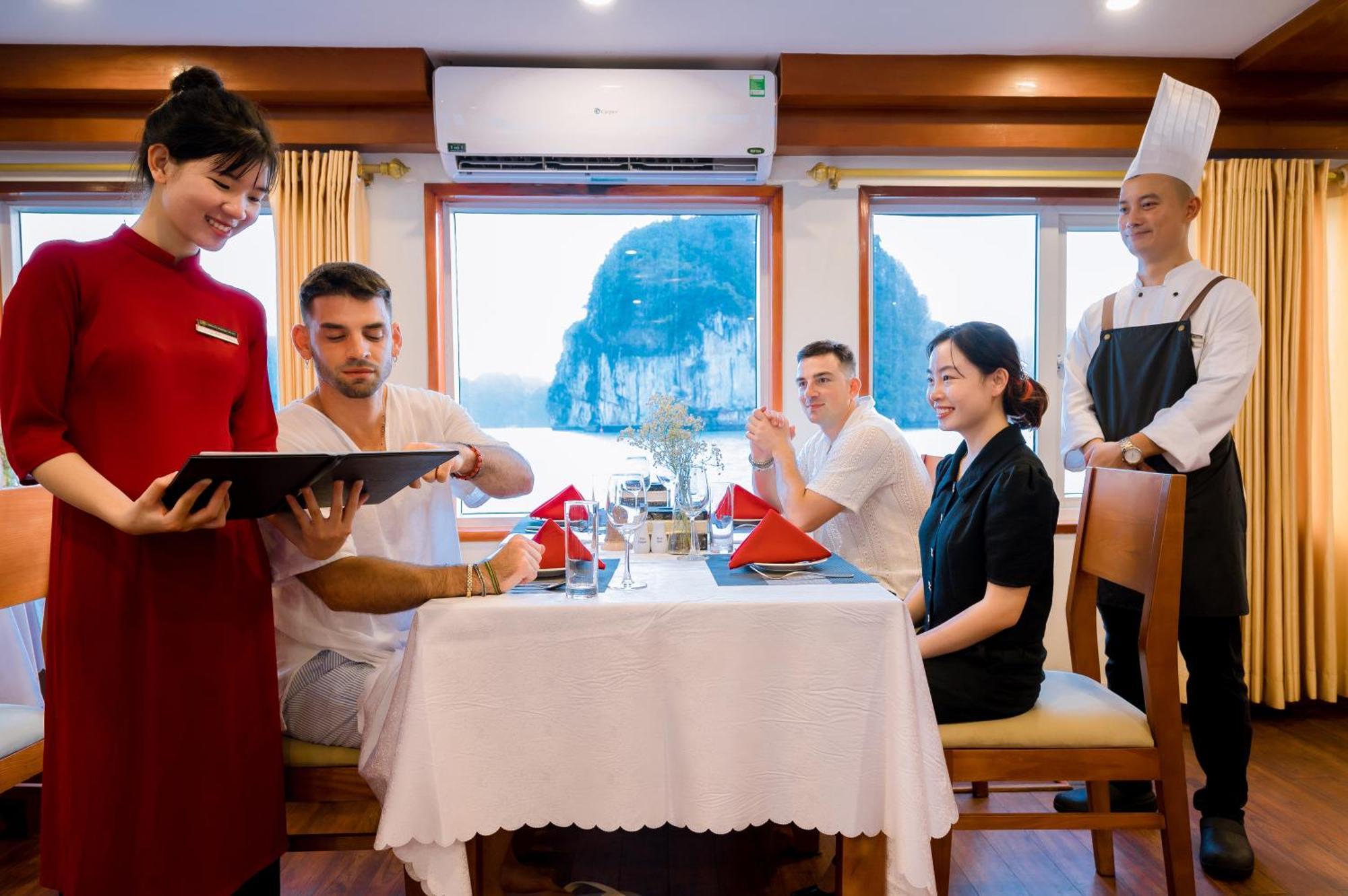 Dragon Crown Legend Cruise Hotel Ha Long Exterior foto