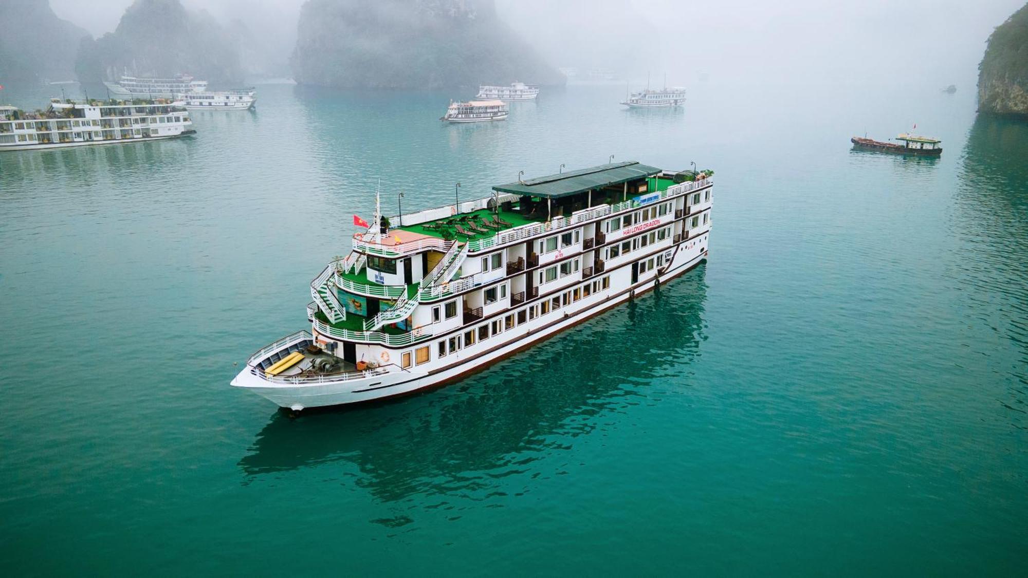 Dragon Crown Legend Cruise Hotel Ha Long Exterior foto